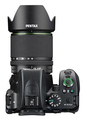 Зеркальный фотоаппарат PENTAX K-70 + объектив DA 18-135WR черный